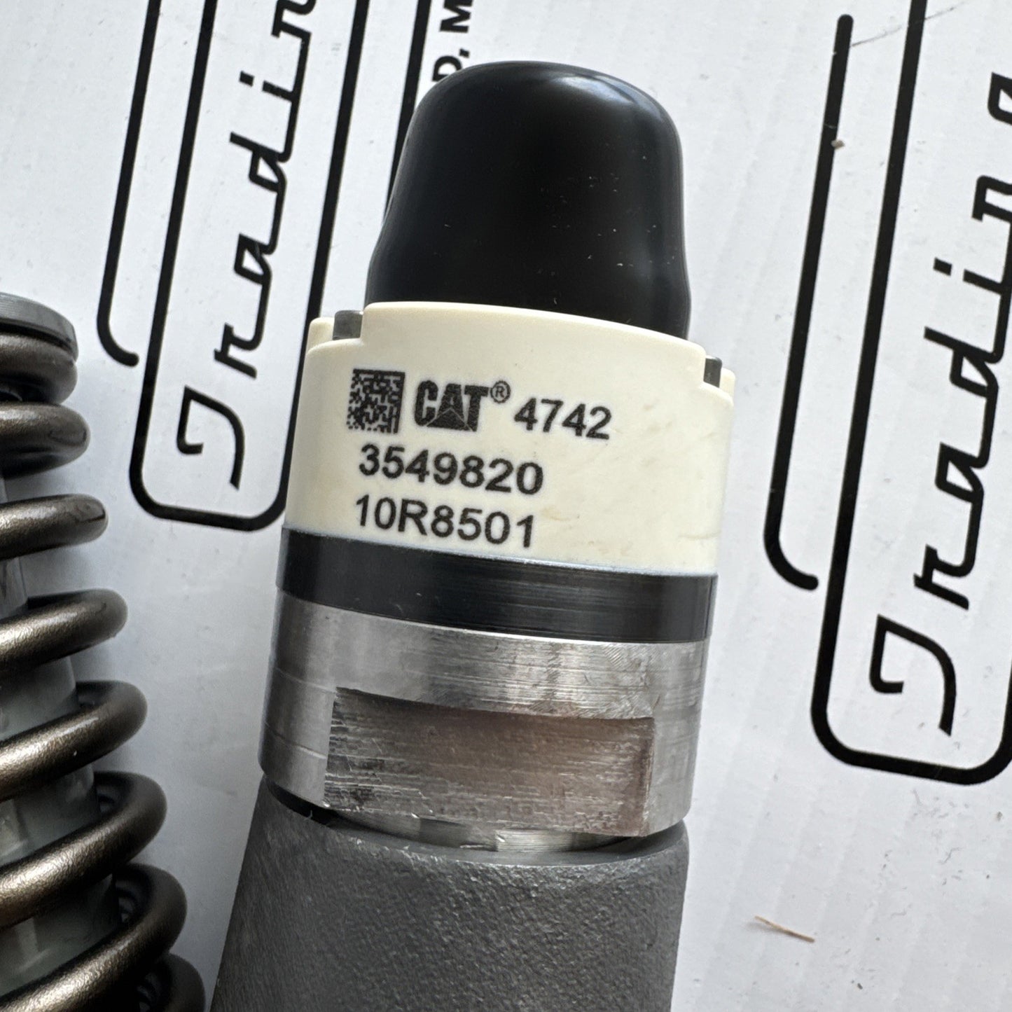 Caterpillar 10R-8501 Diesel Fuel Injector