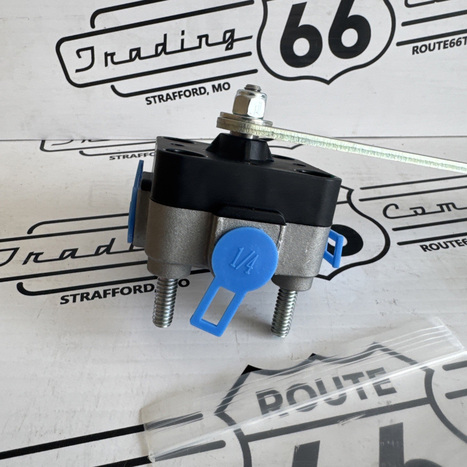 Automann 171.H101 Height Control Valve, Barksdale Type