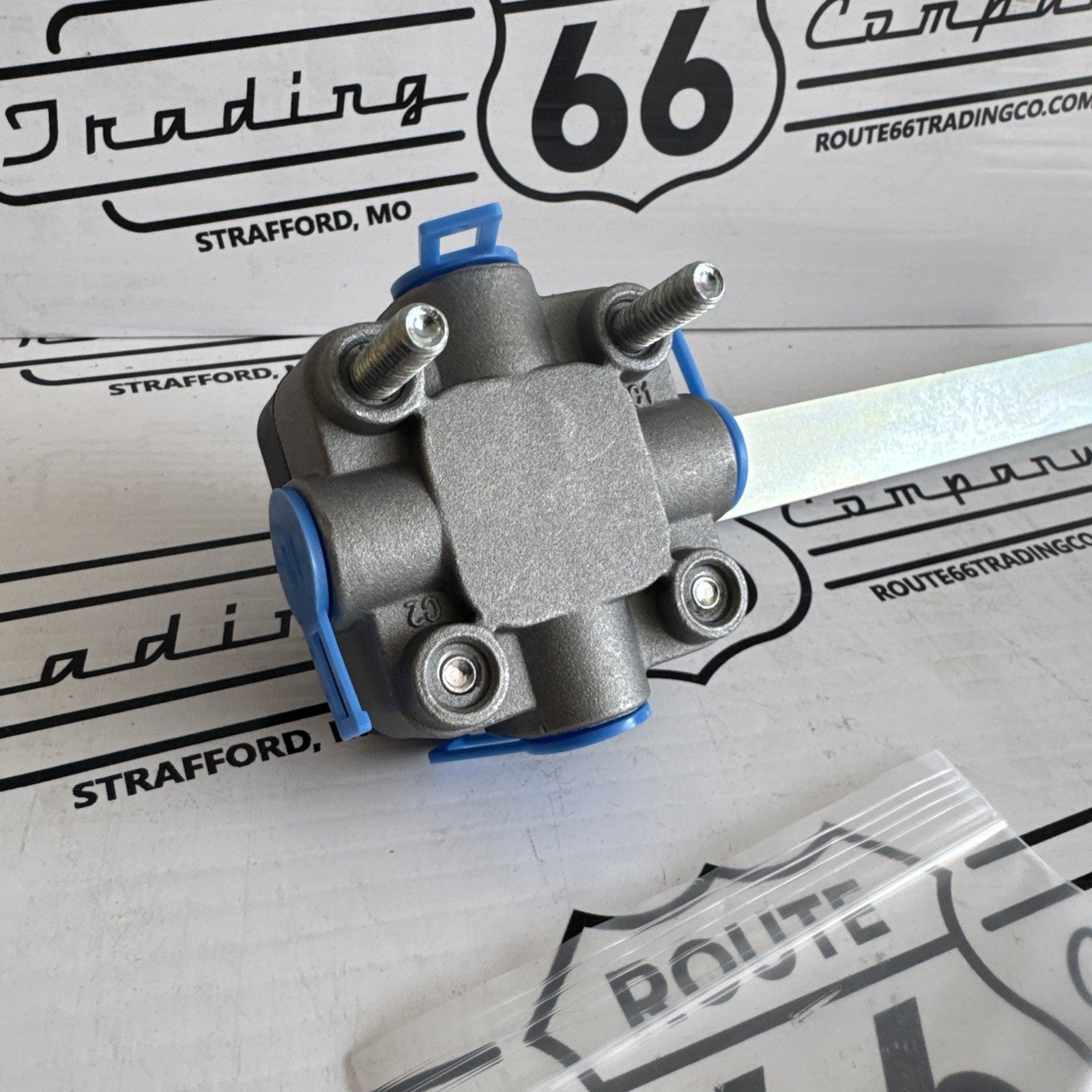 Automann 171.H101 Height Control Valve, Barksdale Type