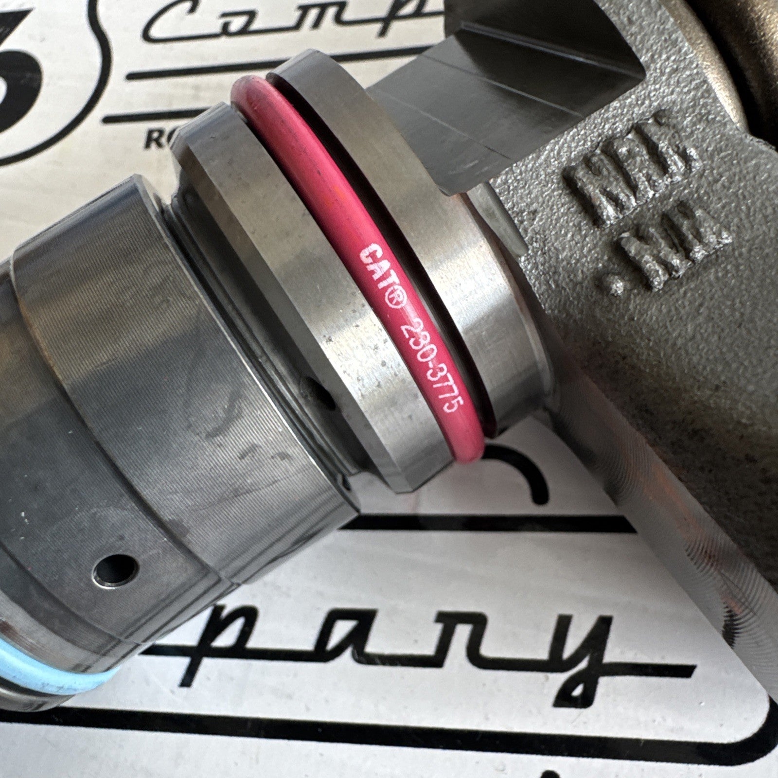 Caterpillar 10R-8501 Diesel Fuel Injector