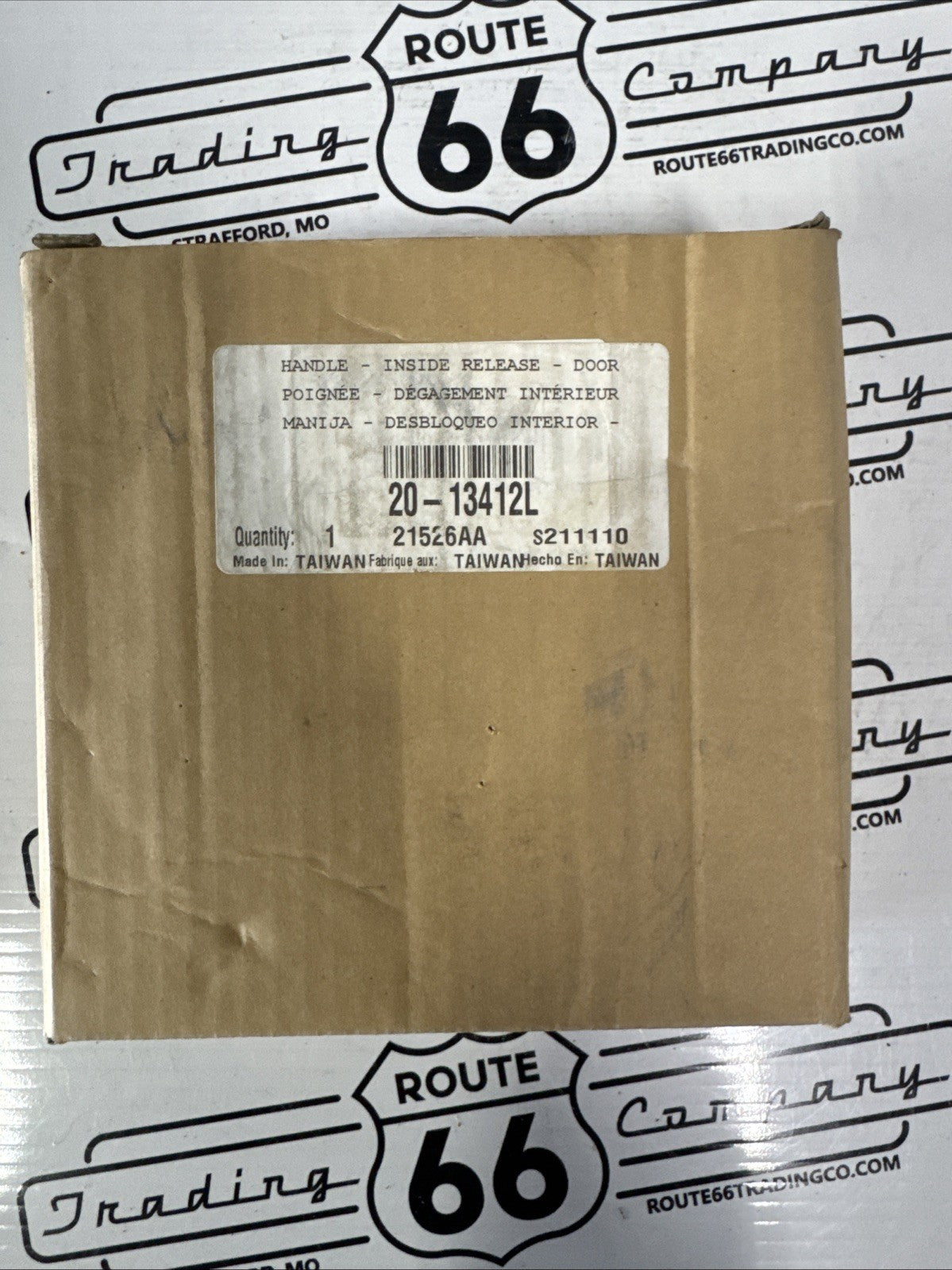 *** Genuine OE Part ***   Peterbilt 20-13412L:  Interior Door Handle LH