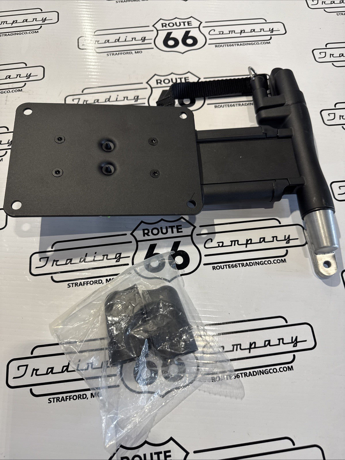 82736553 Genuine Volvo Heavy Truck Bracket New In Box OEM Part