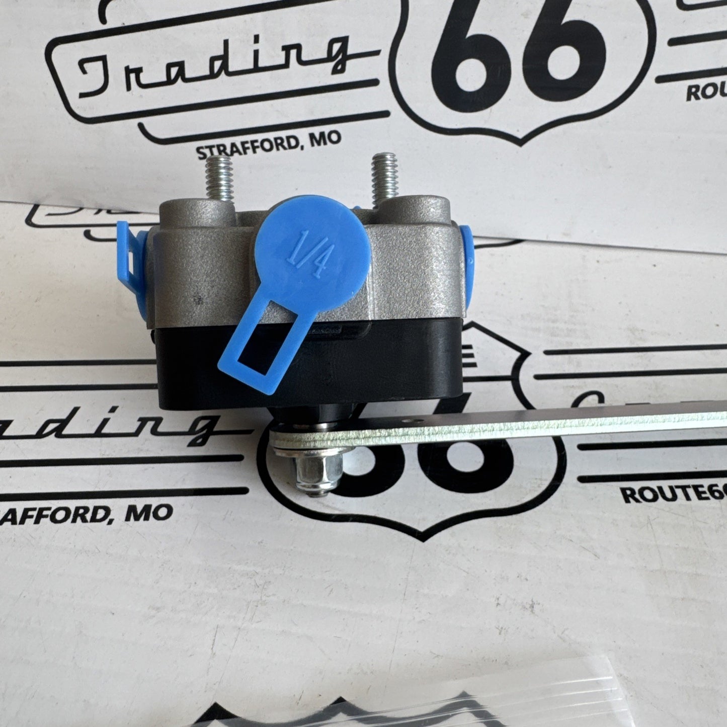 Automann 171.H101 Height Control Valve, Barksdale Type